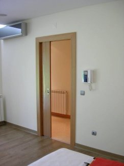 porte coulissante bois contemporaine